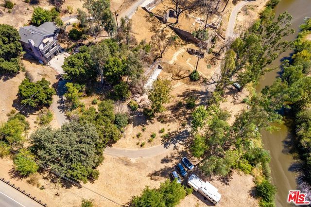 2344 Laguna Circle Drive, Agoura CA: https://media.crmls.org/mediaz/6d7ce5a0-07e7-4a6a-b3e0-2ff4b0ef7cc1.jpg