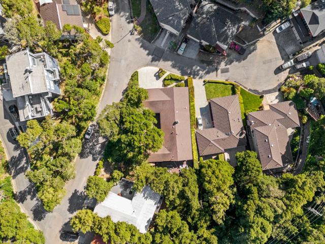 2 Corte Camellia, Millbrae CA: https://media.crmls.org/mediaz/6d7cf894-24b4-472f-9f1c-39ae5611900e.jpg