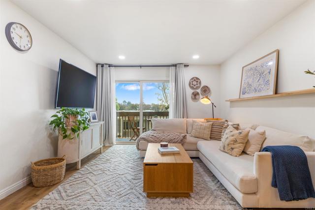 Detail Gallery Image 4 of 22 For 432 Edgehill Ln #74,  Oceanside,  CA 92054 - 1 Beds | 1 Baths