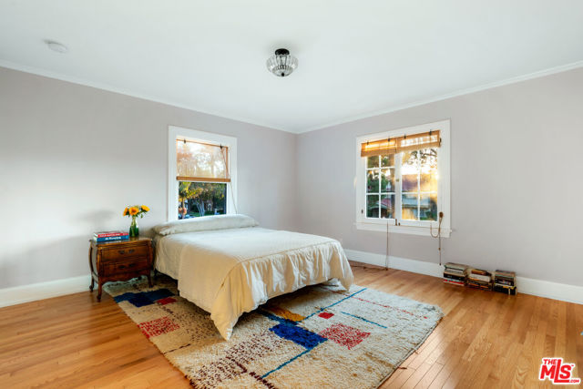 1672 Buckingham Road, Los Angeles CA: https://media.crmls.org/mediaz/6d7e0578-a6c5-4147-9b01-e7f1c29d46ab.jpg