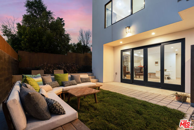 2514 Berkeley Avenue, Los Angeles CA: https://media.crmls.org/mediaz/6d7e1e9d-d65f-4e1b-8499-427a552e39a0.jpg