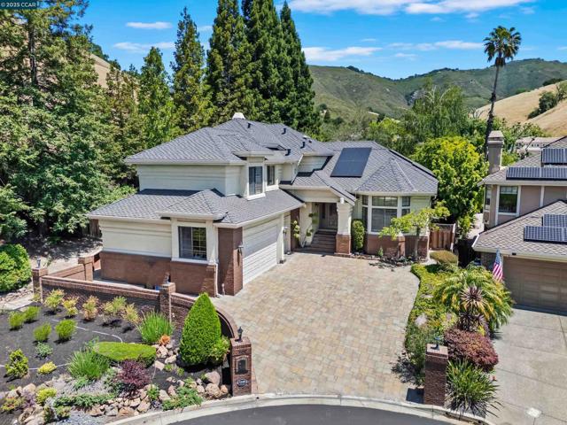 3100 Fox Creek Dr, Danville CA: https://media.crmls.org/mediaz/6d7e3530-5093-46d6-a40d-ec47e6caca38.jpg