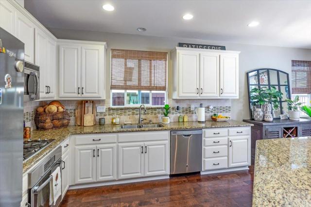 270 Robin Place, Gilroy CA: https://media.crmls.org/mediaz/6d7e606f-d7f9-4b17-95b5-f41dc6313dff.jpg