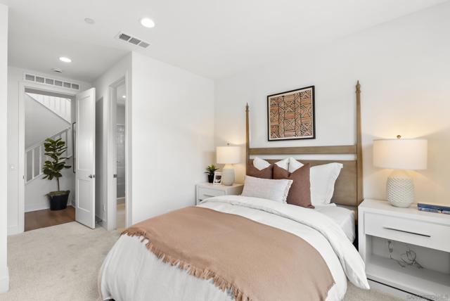 948 Visalia Pl, San Marcos CA: https://media.crmls.org/mediaz/6d7e728f-0eba-43b1-8590-90876ebbc030.jpg