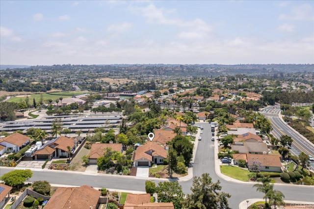 7911 Terraza Disoma, Carlsbad CA: https://media.crmls.org/mediaz/6d7ee315-4c5f-48cd-9b33-0ebb7bf00831.jpg