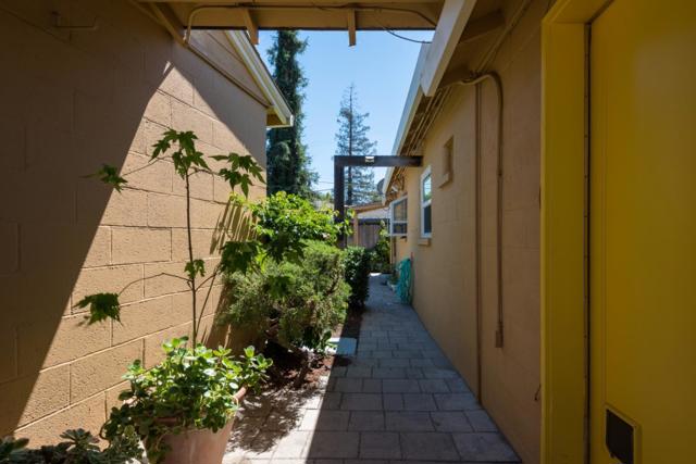 831 Canyon Road, Redwood City CA: https://media.crmls.org/mediaz/6d805276-654b-4283-8aab-7fc517ef2284.jpg