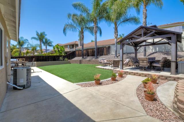 3358 Lake Circle Dr, Fallbrook CA: https://media.crmls.org/mediaz/6d80d653-60c1-41e9-adc1-3049d2cf2cf4.jpg