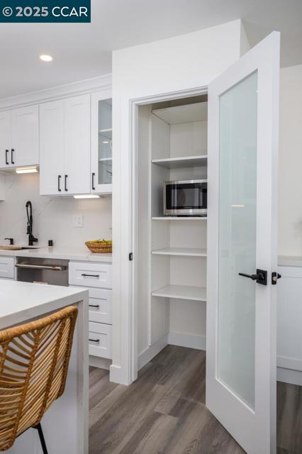 1132 Running Springs Rd, Walnut Creek CA: https://media.crmls.org/mediaz/6d81fc39-f3e7-4277-a135-0d47e642e89d.jpg