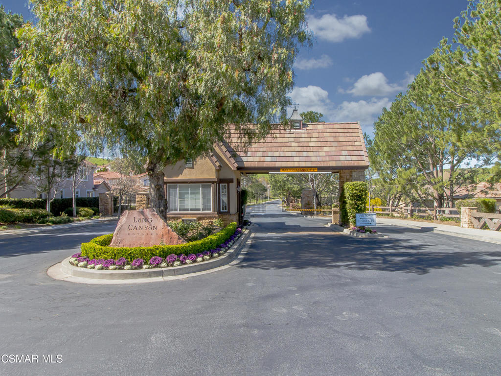 124 Forrester Court, Simi Valley, CA 93065