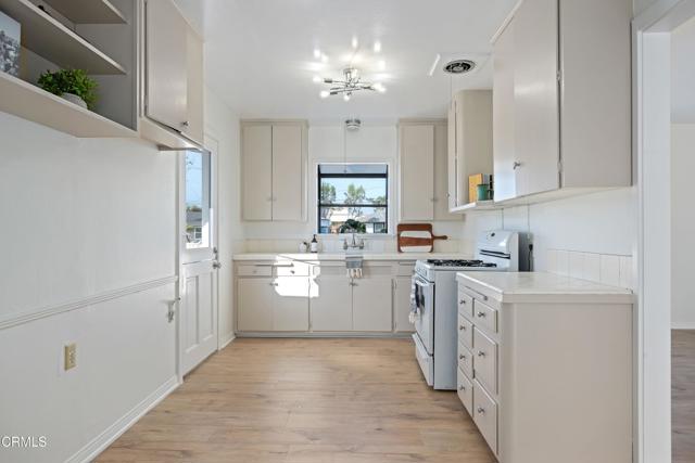 Detail Gallery Image 8 of 29 For 220 Frances St, Ventura,  CA 93003 - 3 Beds | 2 Baths