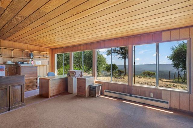18584 Favre Ridge Road, Los Gatos CA: https://media.crmls.org/mediaz/6d838b4a-7aa6-4713-8930-d14f3199ddb6.jpg
