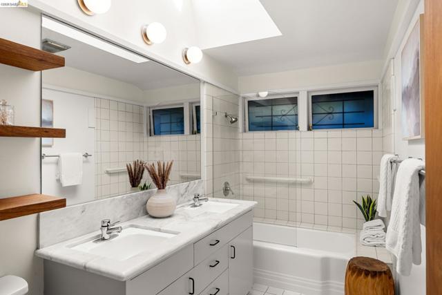 Image 22 of 52 For 85 El Camino Real