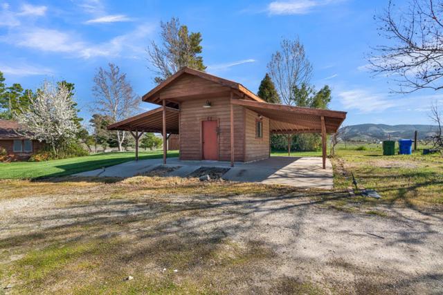 50145 Adobe Place, Lockwood CA: https://media.crmls.org/mediaz/6d846ed9-b62f-4573-a4ad-3ac85bac1ae8.jpg