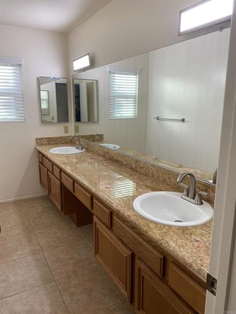 Detail Gallery Image 8 of 21 For 11668 Corte Morita, San Diego,  CA 92128 - 3 Beds | 2 Baths