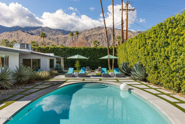 Detail Gallery Image 4 of 28 For 1322 E Mesquite Ave, Palm Springs,  CA 92264 - 3 Beds | 2 Baths