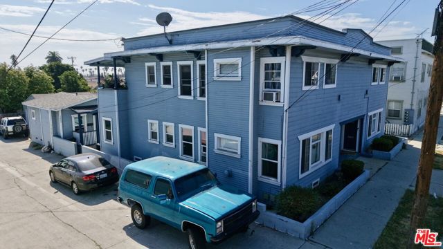 1224 S Mesa Street, San Pedro CA: https://media.crmls.org/mediaz/6d84a530-a09d-4b38-b248-998eddf914ef.jpg