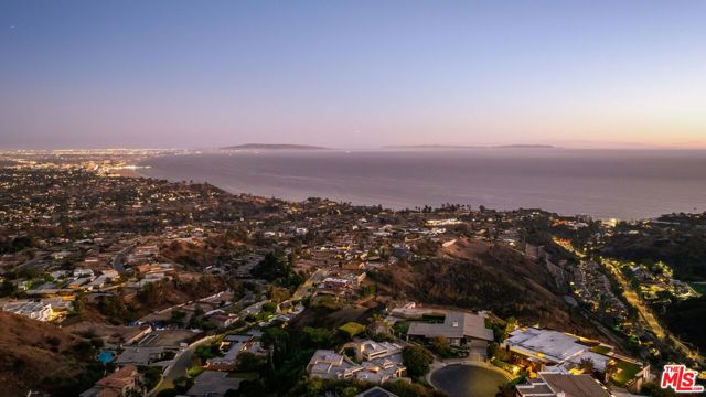 Drew Fenton | 1058 Vista Grande Drive Pacific Palisades CA | MLS: 7137758