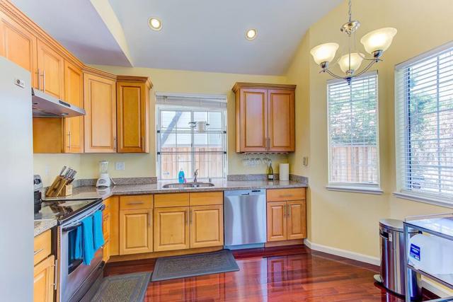 4719 ANDREA Way, Union City CA: https://media.crmls.org/mediaz/6d85999c-5ee5-4559-8218-e7f0434e7c74.jpg