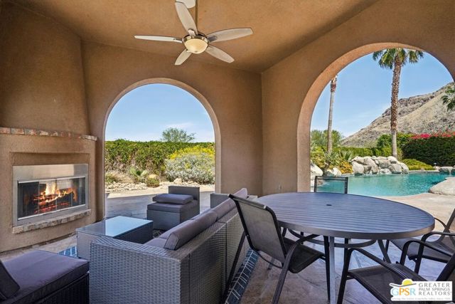 1070 Bella Vista, Palm Springs CA: https://media.crmls.org/mediaz/6d85a029-312a-4b4e-aa6f-74ae28e48b83.jpg