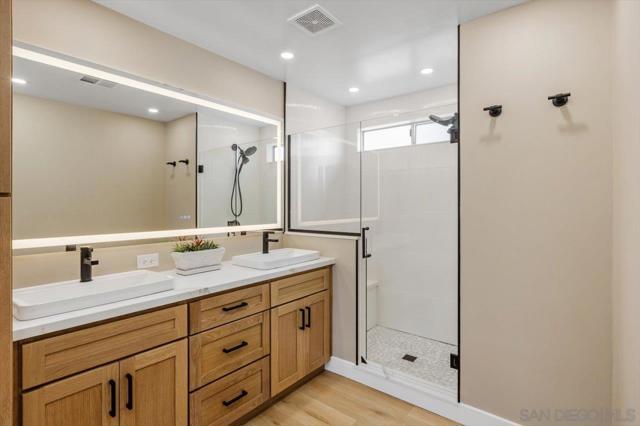 7226 San Bartolo Street, Carlsbad CA: https://media.crmls.org/mediaz/6d86bb87-39d4-432f-952e-fe748dd7a558.jpg
