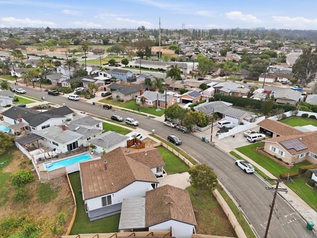 Detail Gallery Image 34 of 35 For 3296 via Bartolo, San Diego,  CA 92111 - 4 Beds | 3 Baths