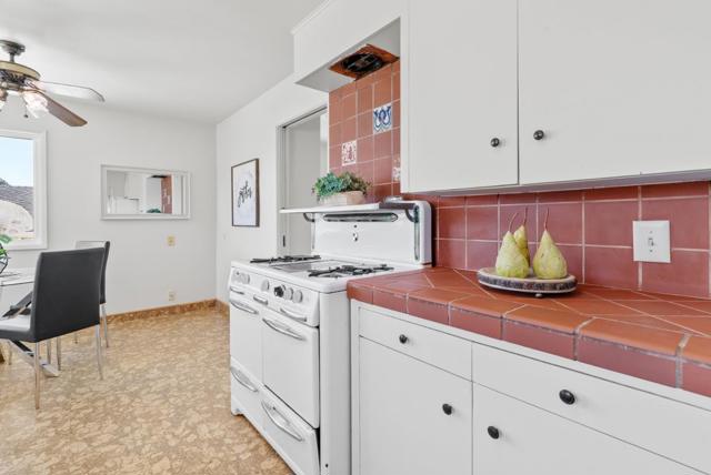 656 Prospect, Santa Cruz CA: https://media.crmls.org/mediaz/6d877eb4-3d84-4554-8652-b32af1694379.jpg