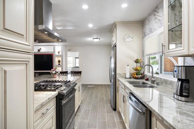 Detail Gallery Image 16 of 63 For 2400 W Valley Pkwy #36,  Escondido,  CA 92029 - 4 Beds | 2 Baths