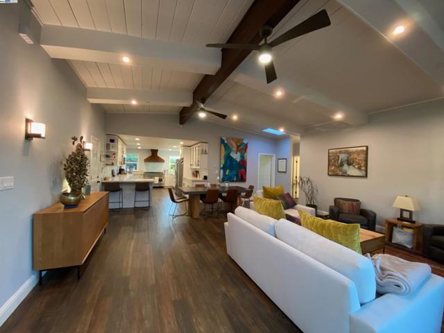 588 E Angela St, Pleasanton CA: https://media.crmls.org/mediaz/6d88d17a-da00-4ea7-be56-78821b991c5e.jpg