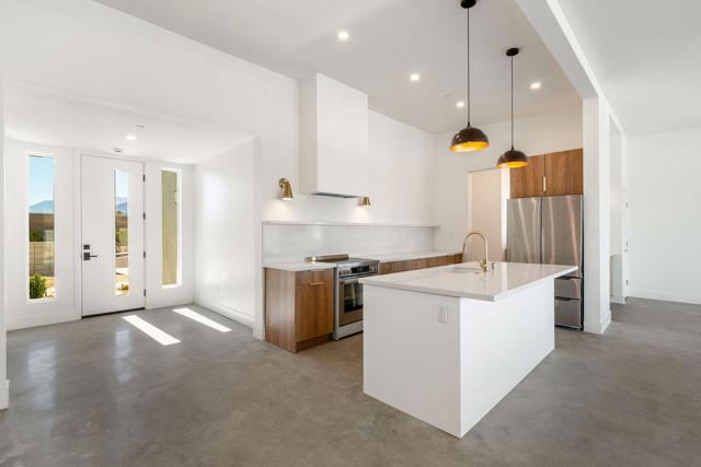 Image 6 of 55 For 416 Rosa Parks Road