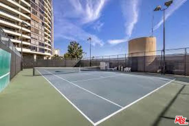 4265 Marina City Dr, Marina del Rey CA: https://media.crmls.org/mediaz/6d8a4883-ac86-4478-8ae2-d698ef9661bd.jpg