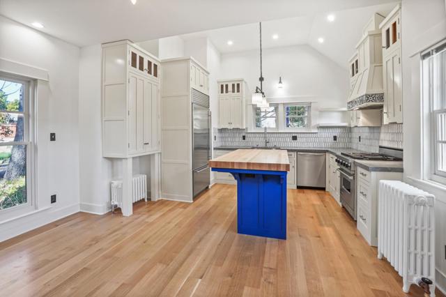 385 Miramar Drive, Half Moon Bay CA: https://media.crmls.org/mediaz/6d8a6e42-5561-443f-8fb0-a70a1a471ada.jpg
