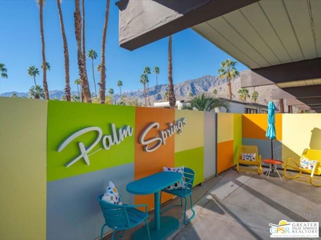 1111 E Palm Canyon Drive, Palm Springs CA: https://media.crmls.org/mediaz/6d8b1433-87a3-4937-84cb-d13cb0de9b94.jpg