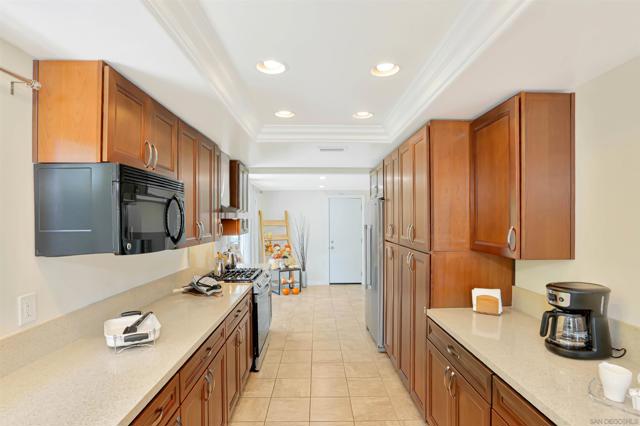 16421 Ramada Dr, San Diego CA: https://media.crmls.org/mediaz/6d8cab67-4a26-41d2-a9c8-6e5332020539.jpg