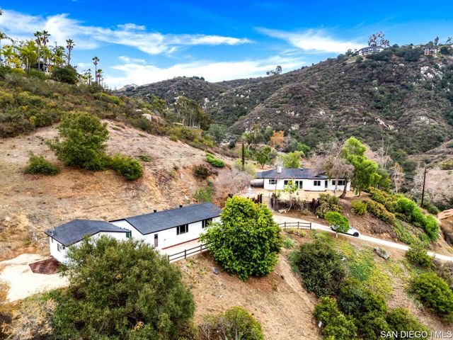 13764 Jamul DR, Jamul CA: https://media.crmls.org/mediaz/6d8cde53-bc52-40e6-9d70-94a7524a9172.jpg