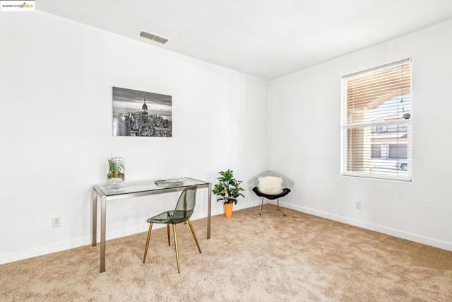 4576 Benton St, Antioch CA: https://media.crmls.org/mediaz/6d8d22ec-8574-41c3-a061-5cae4ecafc69.jpg