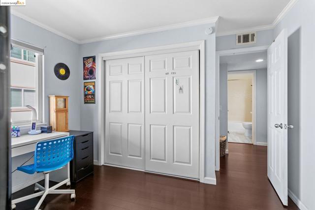 Image 19 of 29 For 2450 Bayshore Rd  Apt 7