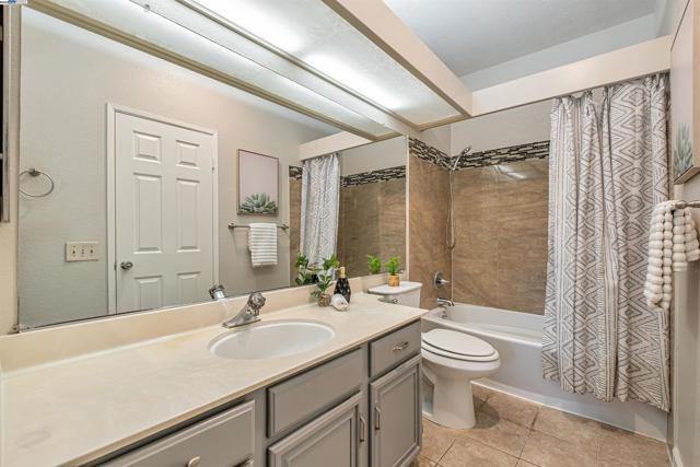 3402 Pinewood Ter, Fremont CA: https://media.crmls.org/mediaz/6d8ddbca-967b-4c63-b9c2-e39ead7bdfad.jpg
