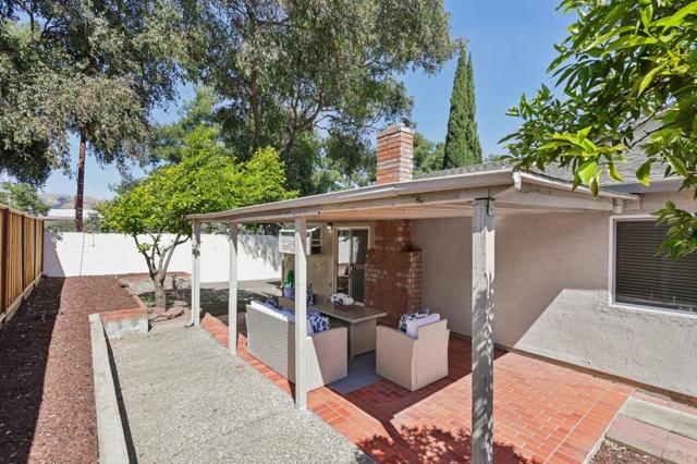 1720 Pine Hollow Circle, San Jose CA: https://media.crmls.org/mediaz/6d8f22ae-e334-4f1a-a0b6-a4d2bc2cdd6d.jpg