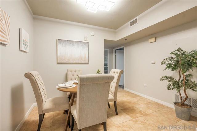 425 W Beech St, San Diego CA: https://media.crmls.org/mediaz/6d8f876e-8fed-425c-b256-8eb9ea0c0735.jpg