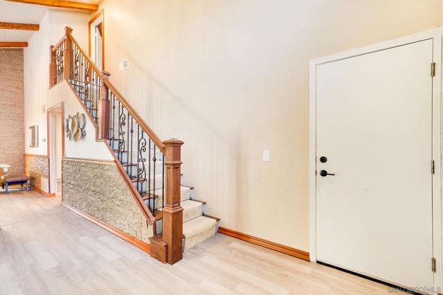 6433 La Paloma Street, Carlsbad CA: https://media.crmls.org/mediaz/6d8fa882-a846-4539-b837-945254a5d3e7.jpg