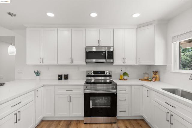 3393 Gateway Rd, Bethel Island CA: https://media.crmls.org/mediaz/6d917407-f1bc-4c62-b276-f84bc37f6550.jpg