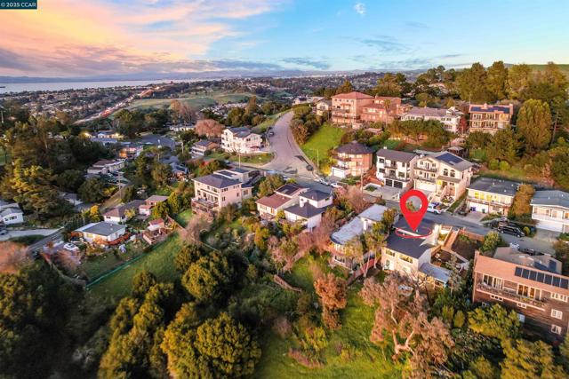 5929 Harbor View Ave, San Pablo CA: https://media.crmls.org/mediaz/6d91ea76-20ad-4991-aa2d-af4decc763fd.jpg