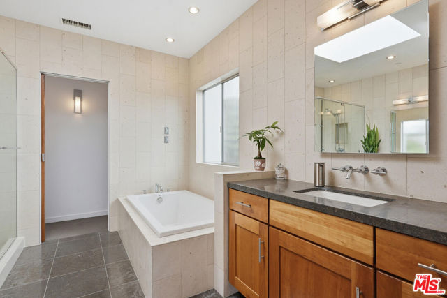 512 Irena Avenue, Redondo Beach, California 90277, 5 Bedrooms Bedrooms, 0 ,3 BathroomsBathrooms,Residential,For Sale,Irena,0,26860787