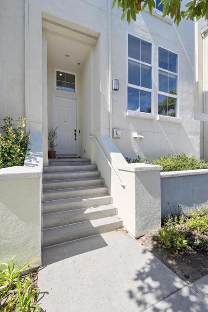 206 Village Lane, Foster City CA: https://media.crmls.org/mediaz/6d9260b5-153a-49df-8b4e-5492014541d3.jpg