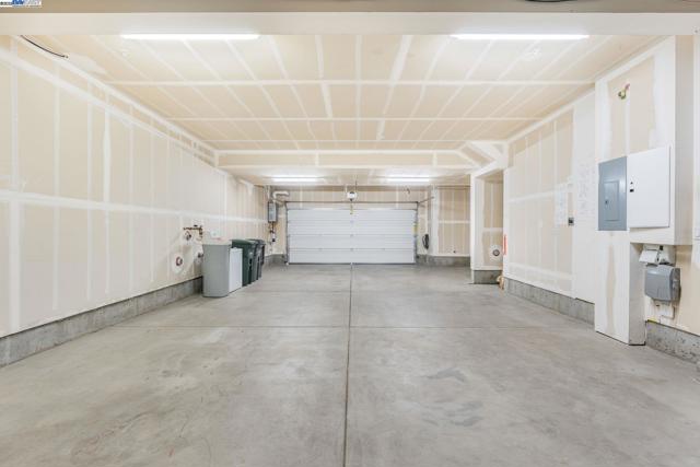 3340 Giovanni Way, Dublin CA: https://media.crmls.org/mediaz/6d93f8b9-7649-47f4-99ad-120e6620ed80.jpg
