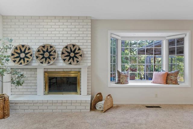 240 Baja Sol Drive, Scotts Valley CA: https://media.crmls.org/mediaz/6d94333e-3b09-4849-be10-6153342669ad.jpg