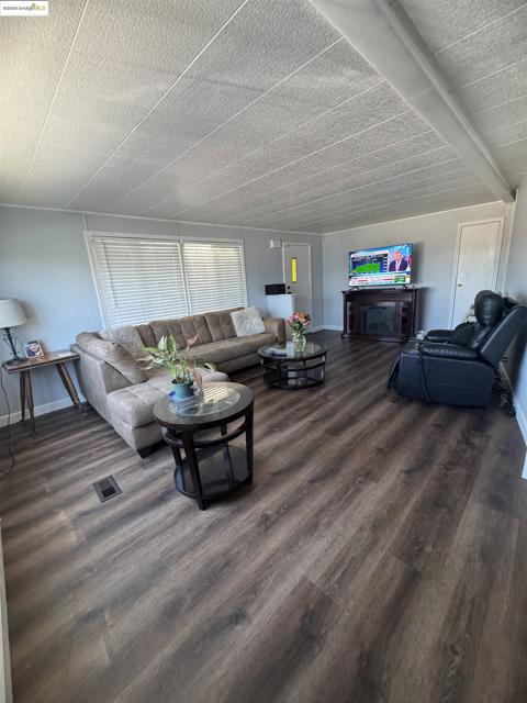 137 Zartop, Oakley CA: https://media.crmls.org/mediaz/6d944e06-5c55-4f8e-a56b-2f3a103a9117.jpg