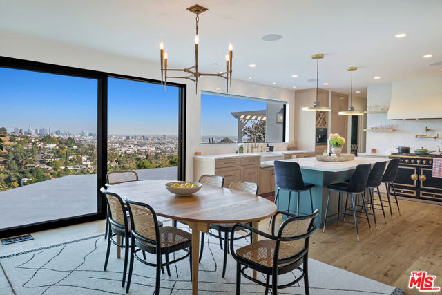 2720 Hollyridge Drive, Los Angeles CA: https://media.crmls.org/mediaz/6d94ef63-f67c-4f52-aa5c-fc000ad7567d.jpg