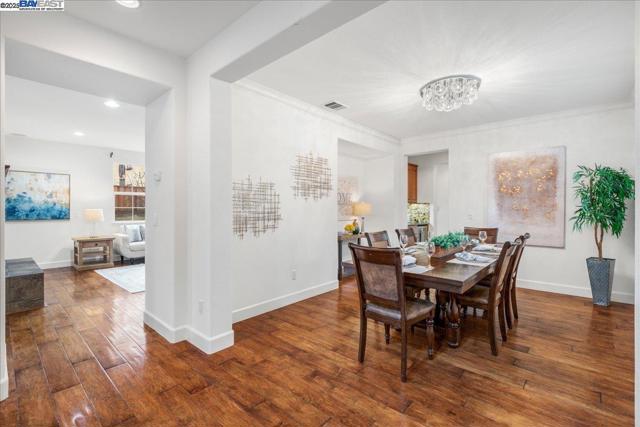 2396 Keats Ln, San Ramon CA: https://media.crmls.org/mediaz/6d953c5c-08bb-4c84-b1af-87db5671fbcf.jpg