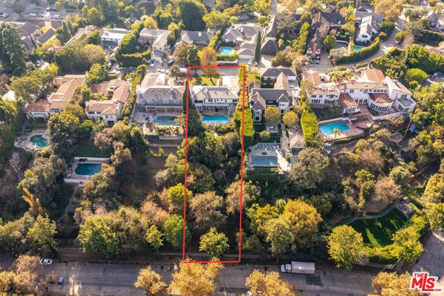 850 Birchwood Drive, Los Angeles CA: https://media.crmls.org/mediaz/6d960faf-e4f9-4fb3-bc09-97b76921122a.jpg